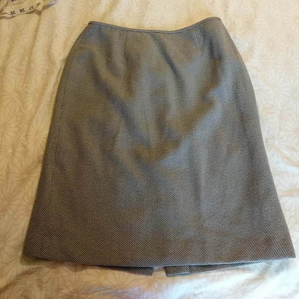 Liz Claiborne - grey pencil skirt